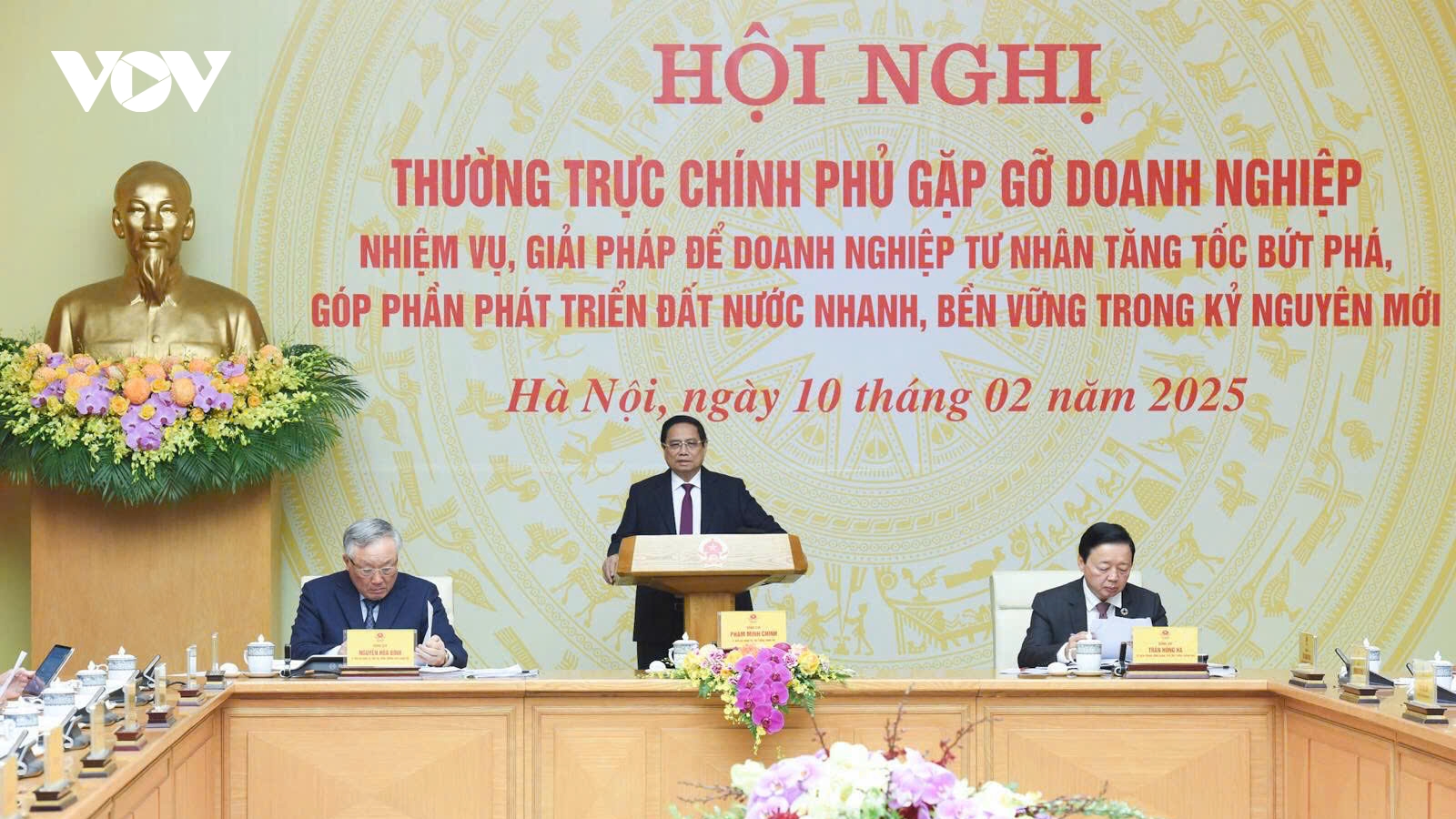 Thủ tướng: Để đạt tăng trưởng GDP 8%, rất cần sự đóng góp của doanh nghiệp lớn